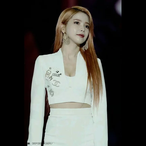 solar mamamoo, moonbyul mamamoo, asiatische mädchen, solar mamamoo 2019, solar mamamoo crown