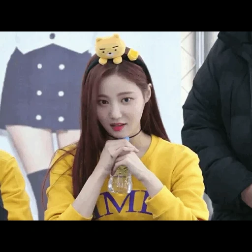 yeonwoo, momoland, chica coreana, chica asiática, hermosa chica asiática