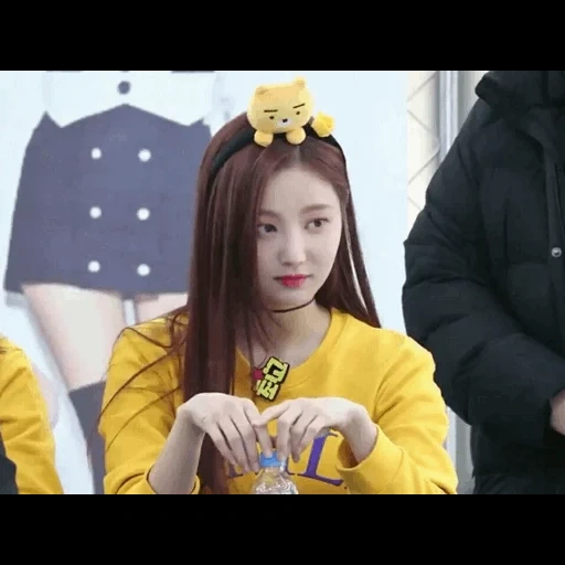 yeonwoo, momoland, momoland eunwoo, chica asiática, hermosa chica asiática