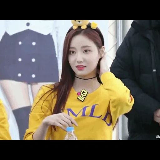 yeonwoo, momoland, momoland yonu, momoland yeonwoo, gadis asia