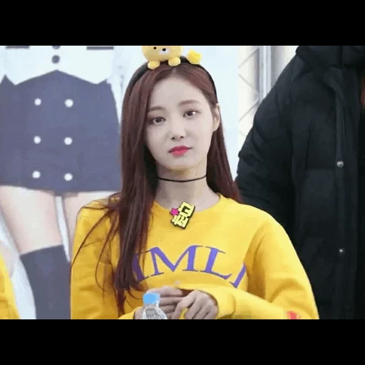 yeonwoo, momoland, menina asiática, linda garota asiática, cantora coreana yonu momoland