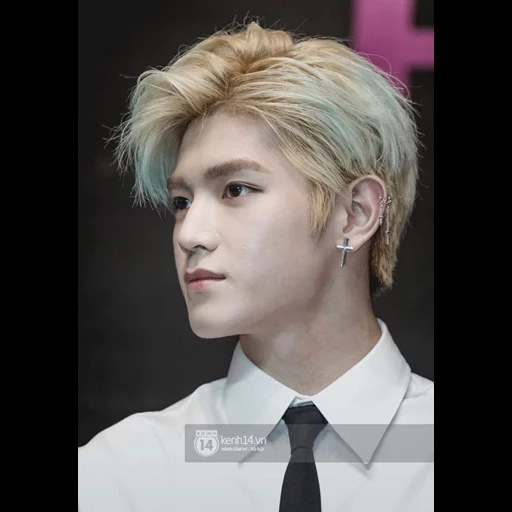 nct yuta, taeyong nct, lee taeyong, taeyong jawline, korean hairstyle