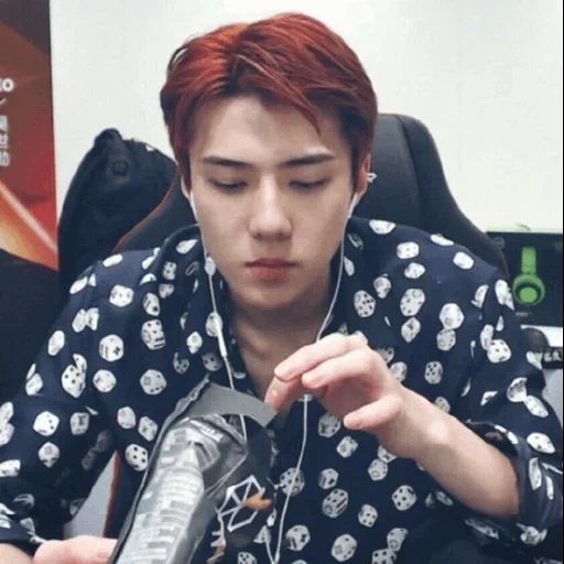 exo sehun, sehun meme, pak chanyeol, sehun eating, chanel sehun mem