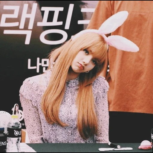 la ragazza, lisa blackpink, bella ragazza, fox blackpink 2022, orecchie di volpe blackpink