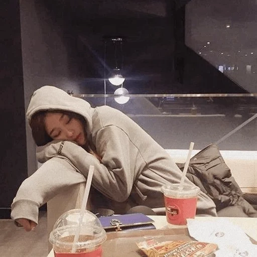 people, chanyeol exo, korean girls, femme coréenne dort à la table