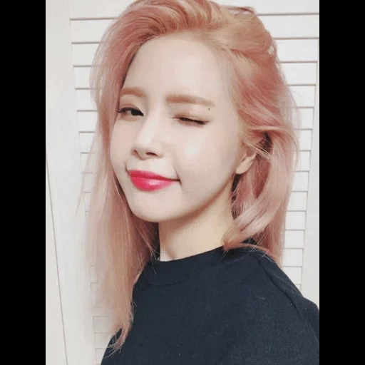 giovane donna, mamamoo solar, mamamoo solare selfie, makeup rose blackpink, hwin mamamoo voglio essere me stesso