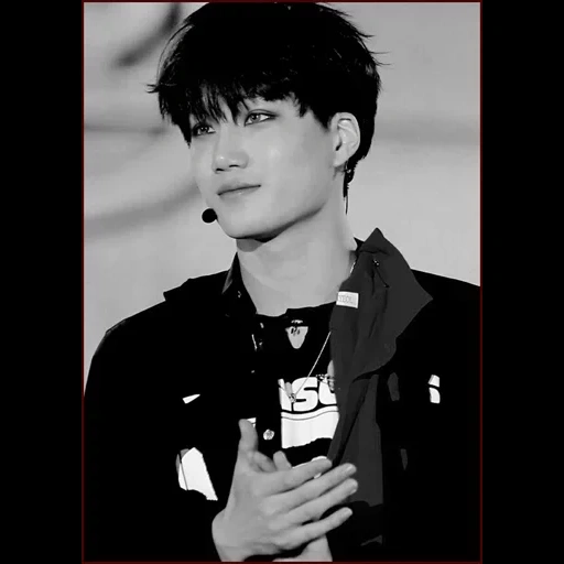 kai exo, baekhyun exo, jungkook bts, acteurs coréens, kai aux cheveux noirs