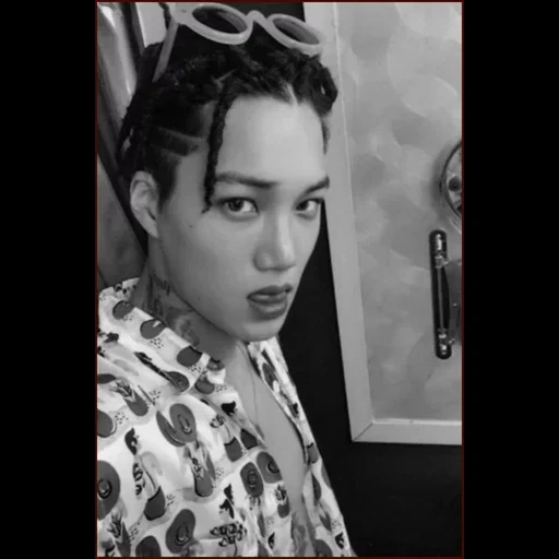 сюмин, exo kai, exo the war kai, exo kokobop photocard, микио нарусэ фильм 1967 midaregumo