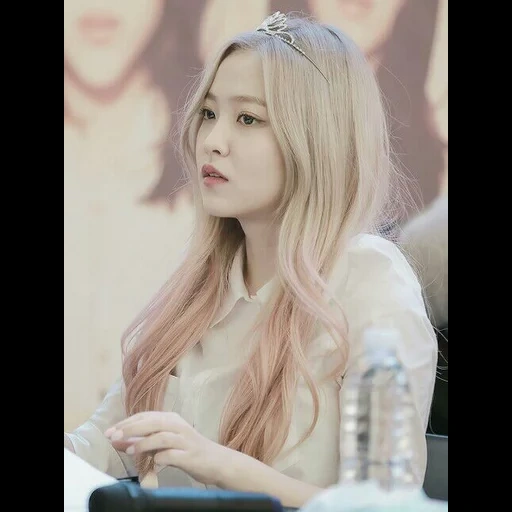 dprk, kim yeri, yeri red velvet, penyanyi yeri red velvet, eidols of the girl blond hair