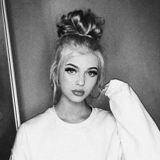 young woman, loren gray, lauren gray, a bunch of hairstyle, hairstyle with two beams