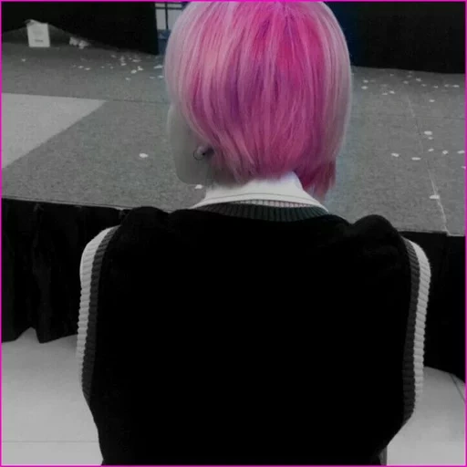 волосы розовые, стрижки модные, яркие цвета волос, розовый цвет волос, необычный цвет волос