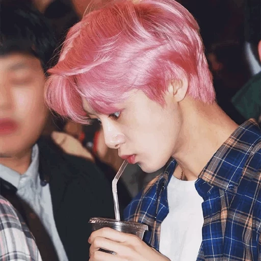 bts v, jovem, jimin bts, hyungwon pink, estética do cabelo em pó de jieming