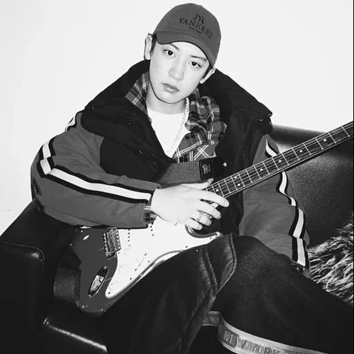 mlb, pak chanyeol, gitar dansa, exo chanyeol, cuaca sweater shawn mendes