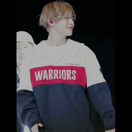 taehyung, kim tae-hyun, bts sweatshirt, kim tai henghudi, jin taiheng wear