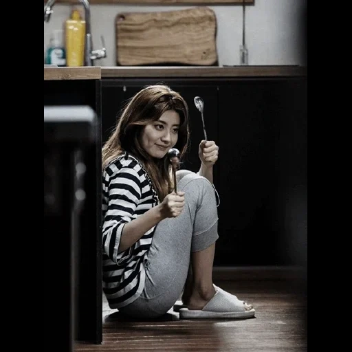 kitchen, girls, actress, young woman, suspicious partner