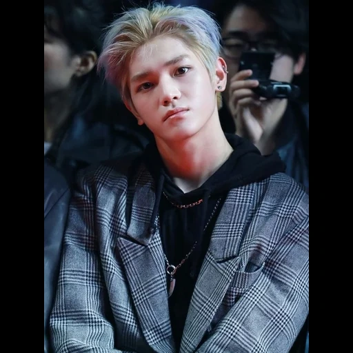 nct, taean, taean nst, taeyong nct, lucas nct blonde