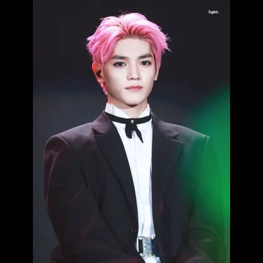 nct, pria, nct taeyong, rambut merah muda taeyong, nct 127 taeyong pink rambut