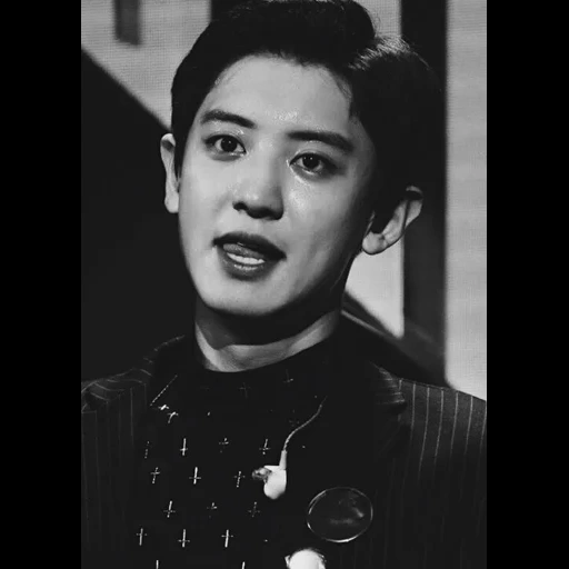 pak chanyeol, chanyeol 61, chanyeol exo, pak chanel sta piangendo, chanyeol jin dahyon