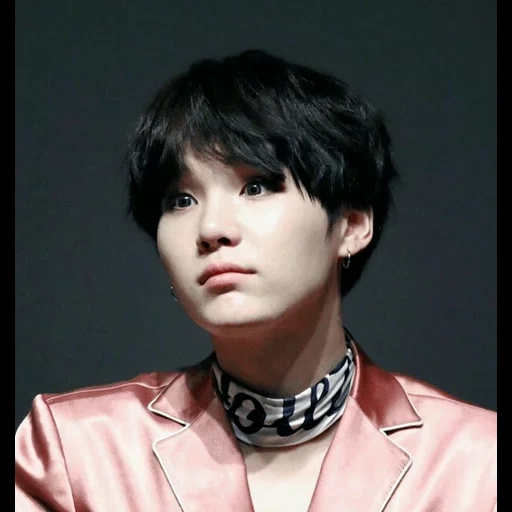 yoongi, zheng zhongguo, yoongi bts, min youngi suga, bts rongji black hair