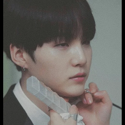 suga, yoongi bts, чон чонгук, шуга бтс брюнет, ян чонин профиль