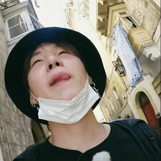 yongi bts, chico chico, chico guapo, suga bts bon voyage, suga bts albóndigas