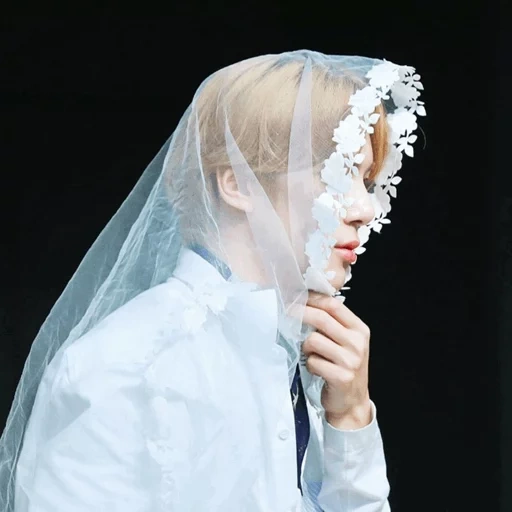 veil, white veil, wedding dress, bohemian wedding dress, kirkorov new wave 2019