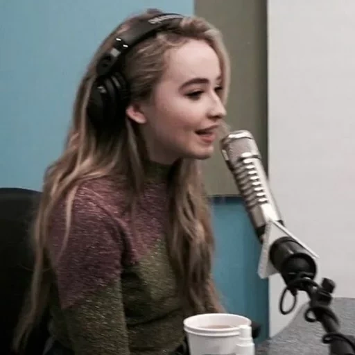 young woman, singers are popular, sabrina carpenter, sabrina carpenter ariana, sabrina carpenter cover