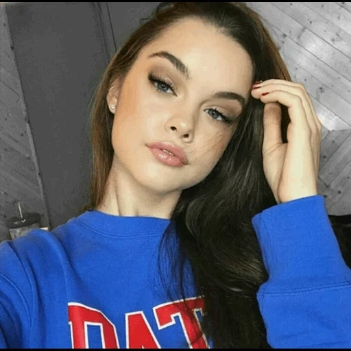 young woman, julia guseva, alena ivanova, girls are popular, maggie lindemann selfie