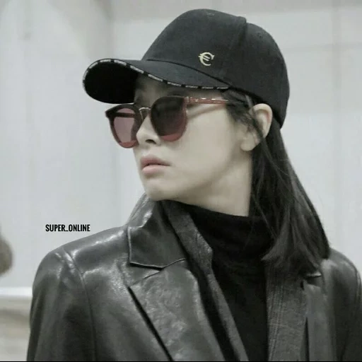 asiático, ji chan uk hiler, gafas policiales, actor coreano