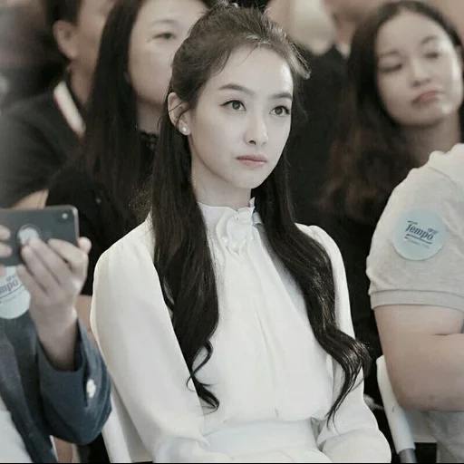 asiatiques, seo jung-young, luna dirige higgin, coiffure coréenne, jenny blackpink meme