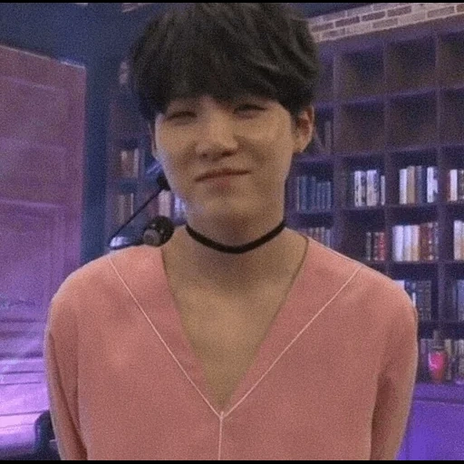 kpop bts, yoongi bts, bangtan boys, min yoongi bts, бтс недовольный юнги