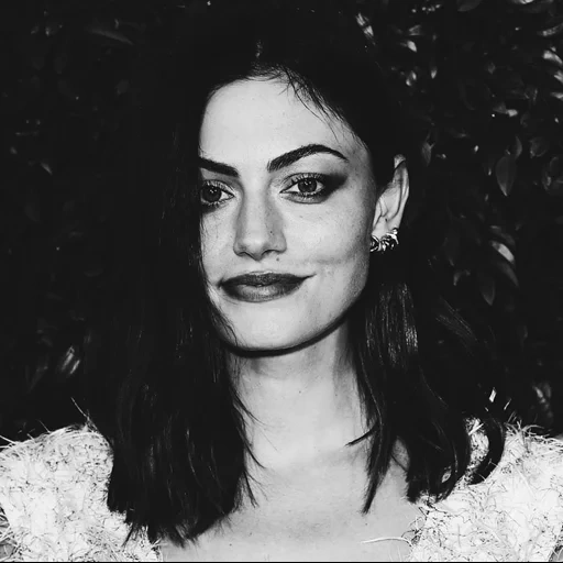 female, phoebe tonkin, the girl is very beautiful, phoebe dongjin 2018, phoebe dongkin smiles