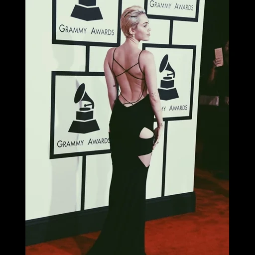chica, macley sellers, miley cyrus grammy, miley cyrus grammy 2016, miley cyrus grammy 2008
