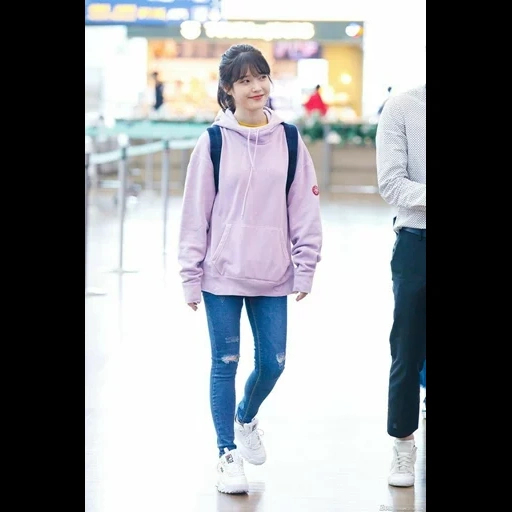 style à la mode, mode coréen, 아이유 style d'aéroport, mode de rue coréenne, le style des idoles est inhabituel
