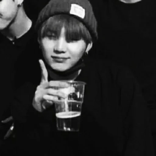 yoongi, bts suga, yoongi bts, ragazzi di bangtan, bts alcool yungi