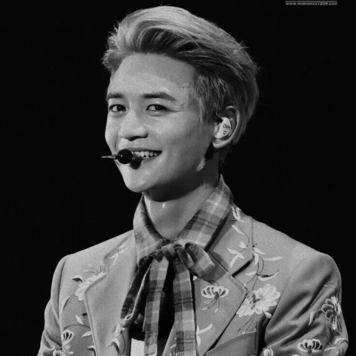 minho, shinee, shinee minho, exo luhan smile, minho shaini silver hair