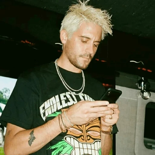 mec, g-eazy, g eazy blond, un beau garçon, eminem rhymes surlignées