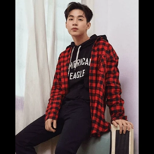 asiático, estilo coreano, pak hyun-shik 2021, quadriculada camisa, got7 black shirt