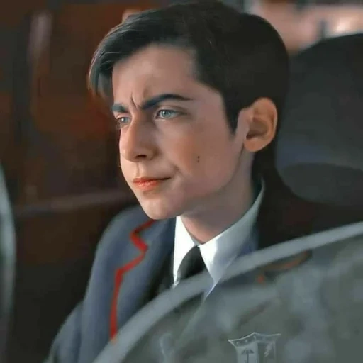 aidan gallagher, series umbrella college, actor of umbrella college, aidan gallagher 2020 umbrella, aidan gallagher umbrella college