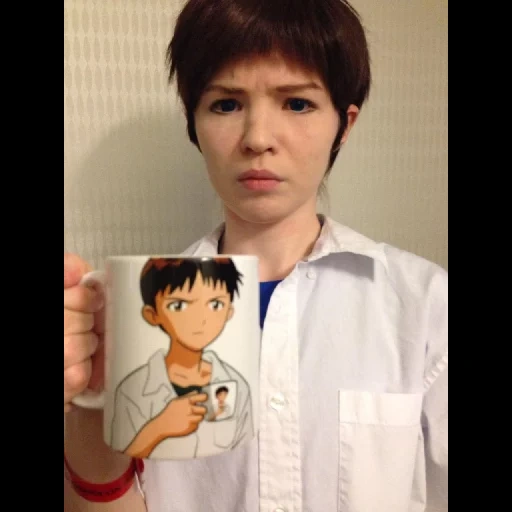 shinji, humor positivo, shinji ikari, shinji ikari mem, evangelion shinji com uma caneca