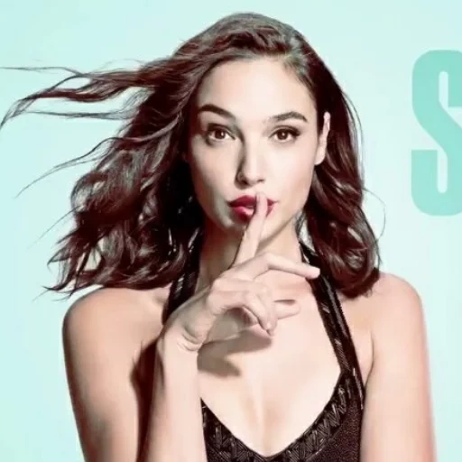 гадот, галь гадот, гадот дуфл, gal gadot snl, галь гадот белом фоне