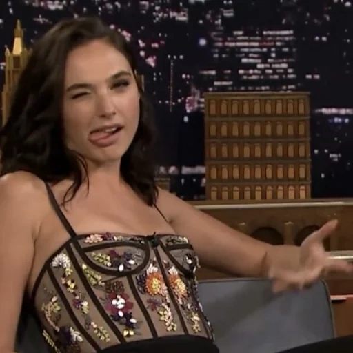 девушка, галь гадот, gal gadot jimmy fallon, галь гадот джимми фэллон, галь гадот шоу джимми фэллона