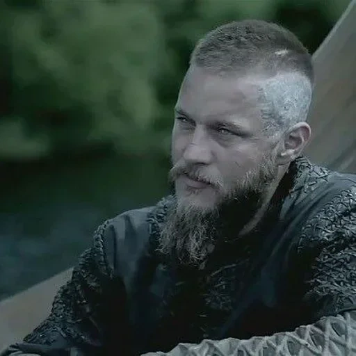 lodbrock ragnall, ragnar vikings, ragnar los brock vikings, viking ragnar lothbrock torso, travis fimer viking hairstyle