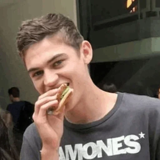 mec, sean mendes, adorables, sympas, hero fiennes tiffin