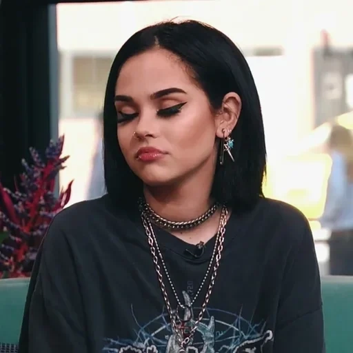 young woman, emo girls, maggie lindemann, maggie lindemann 2021, short black hair