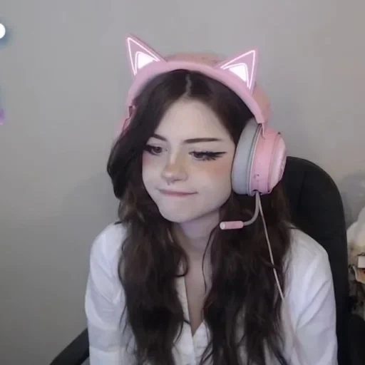 young woman, twitch.tv, hannah uwu, strimmersha hannah, hannah's streamers without makeup