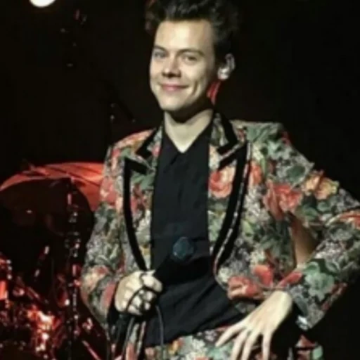 lo stile di harry, harry styles, fashion style, one direction harry, harry styles live on tour