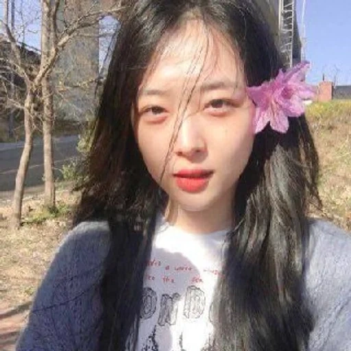 the girl, soli selfie, trisoli macht ein selfie, soli selfie 2019, koreanische mädchen