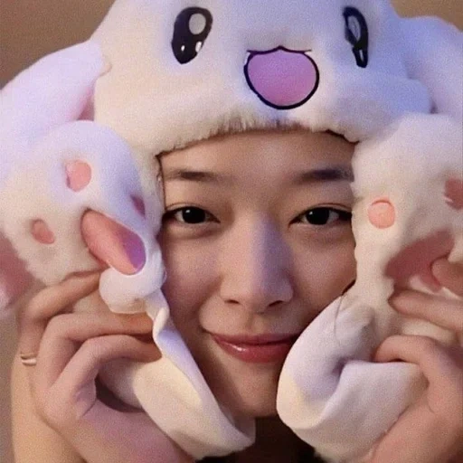 jeune femme, sulli peach, deux fois nayeon, chapeau en peluche, belles filles asiatiques