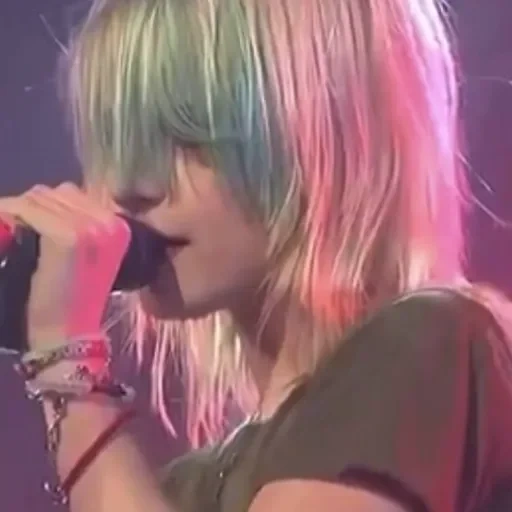 jeune femme, humain, haley williams 2009, paramore désactiver la traduction, paramore turn itf intro tutoriel